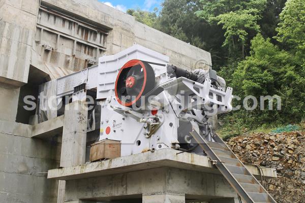 200 tph crushing plant project report