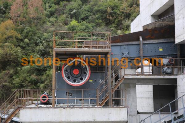 stone crusher stone and spray