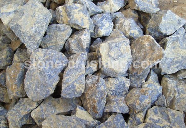 manual crushing of heavy stones
